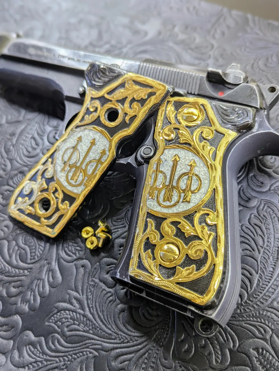 Beretta 92fs Logo Gold Engraved Grips